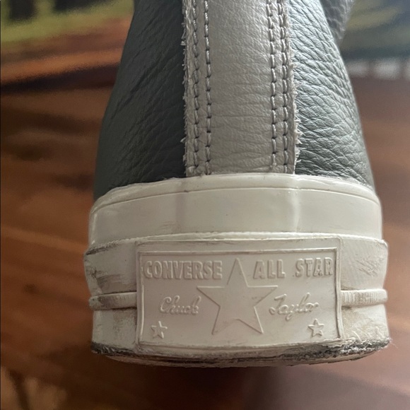 Converse Chuck 70 Hi top leather trainers with faux fur lining in utility green - Picture 12 of 13